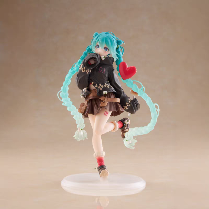 Genuine TAITO Hatsune Miku fashion outdoor fashion prize figure 18 cm