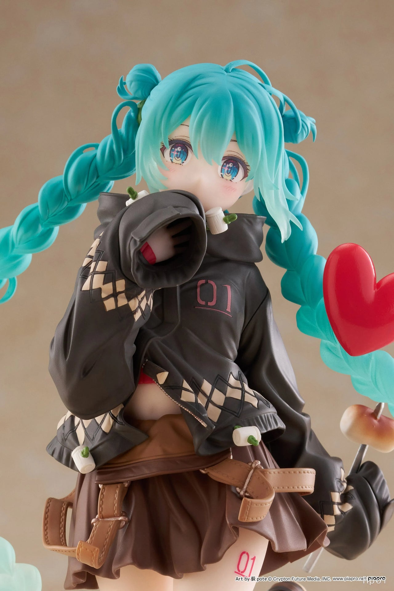 Genuine TAITO Hatsune Miku fashion outdoor fashion prize figure 18 cm