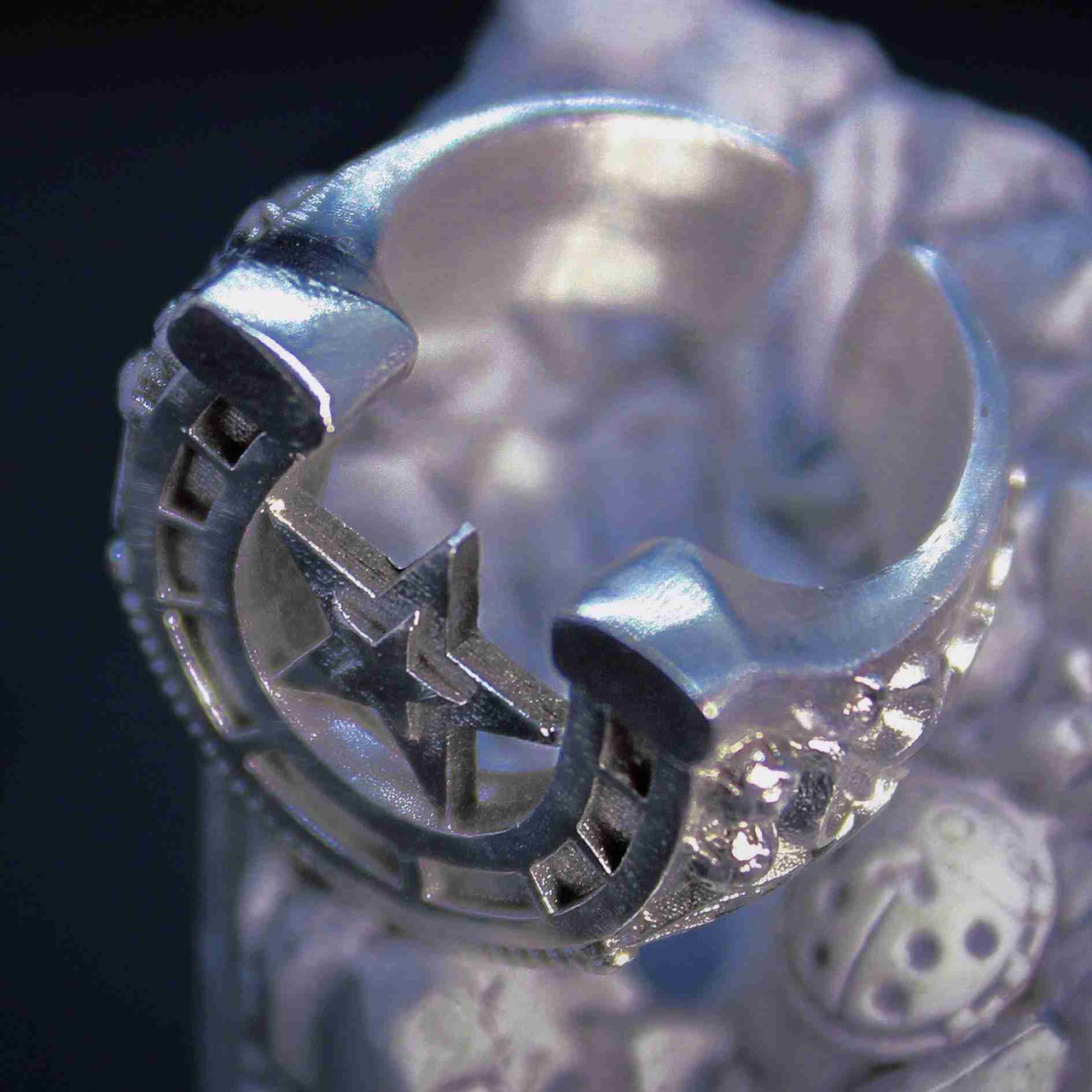 Jojo's Bizarre Adventure Gyro Zeppeli Anime Ring - FIHEROE.